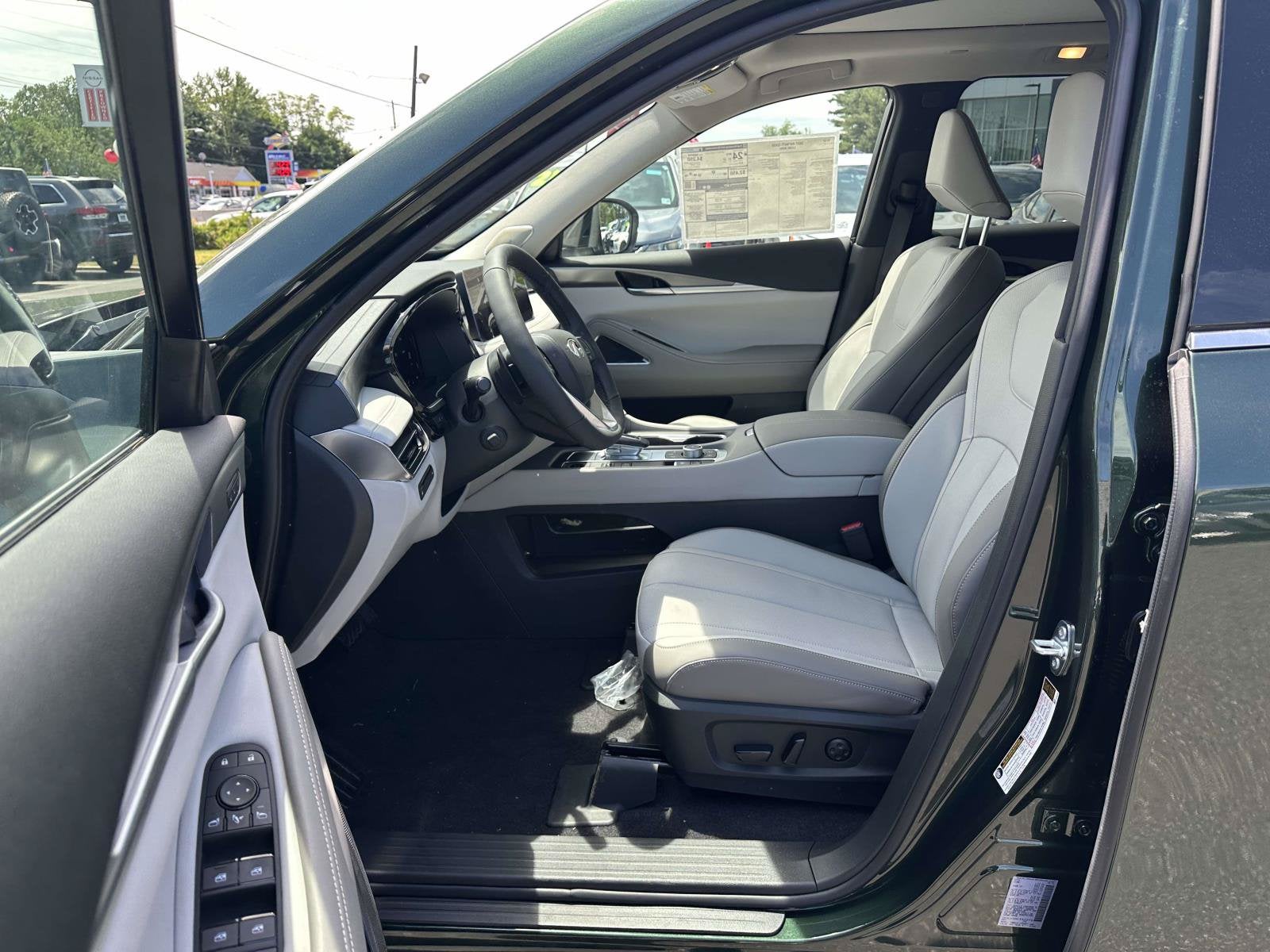 2027 INFINITI QX60 LUXE