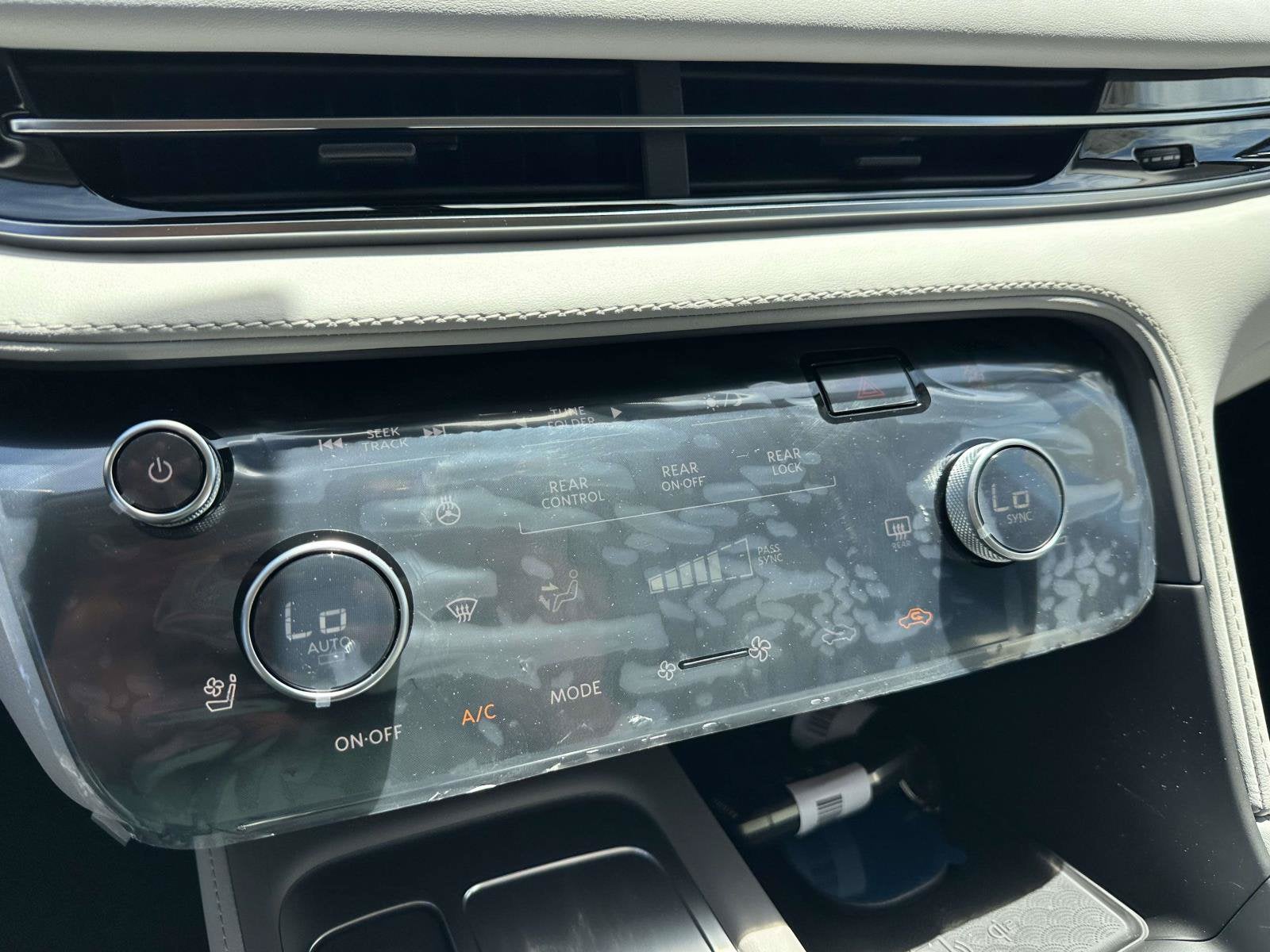 2027 INFINITI QX60 LUXE