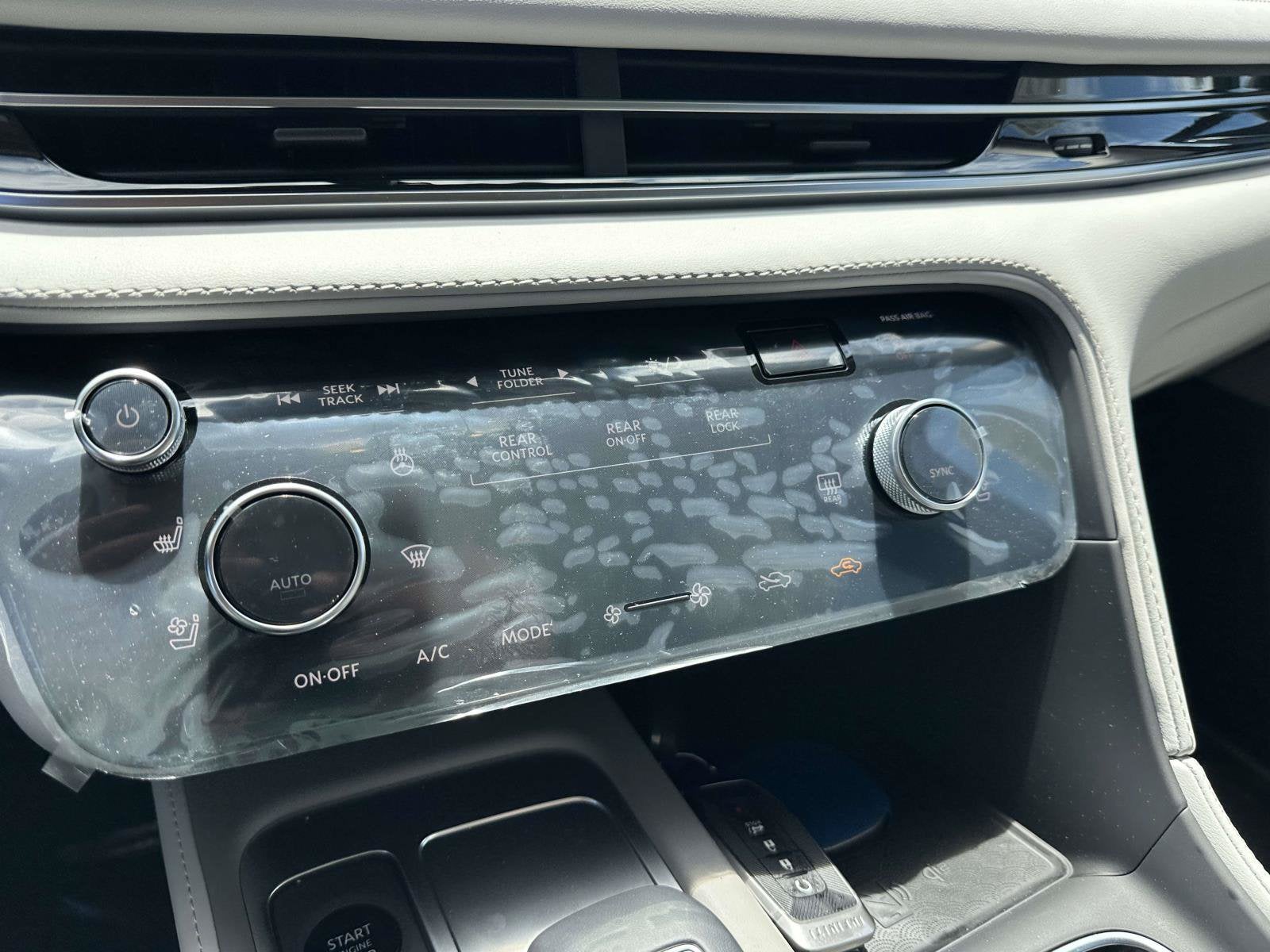 2027 INFINITI QX60 LUXE
