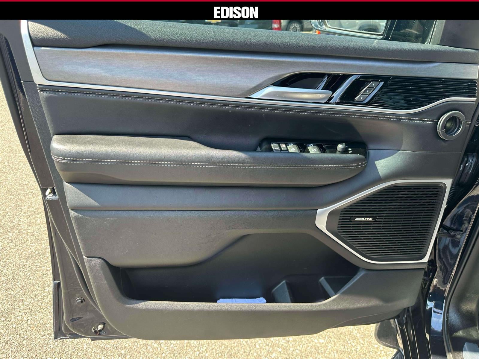 2025 Jeep Wagoneer Series II Carbide 4x4