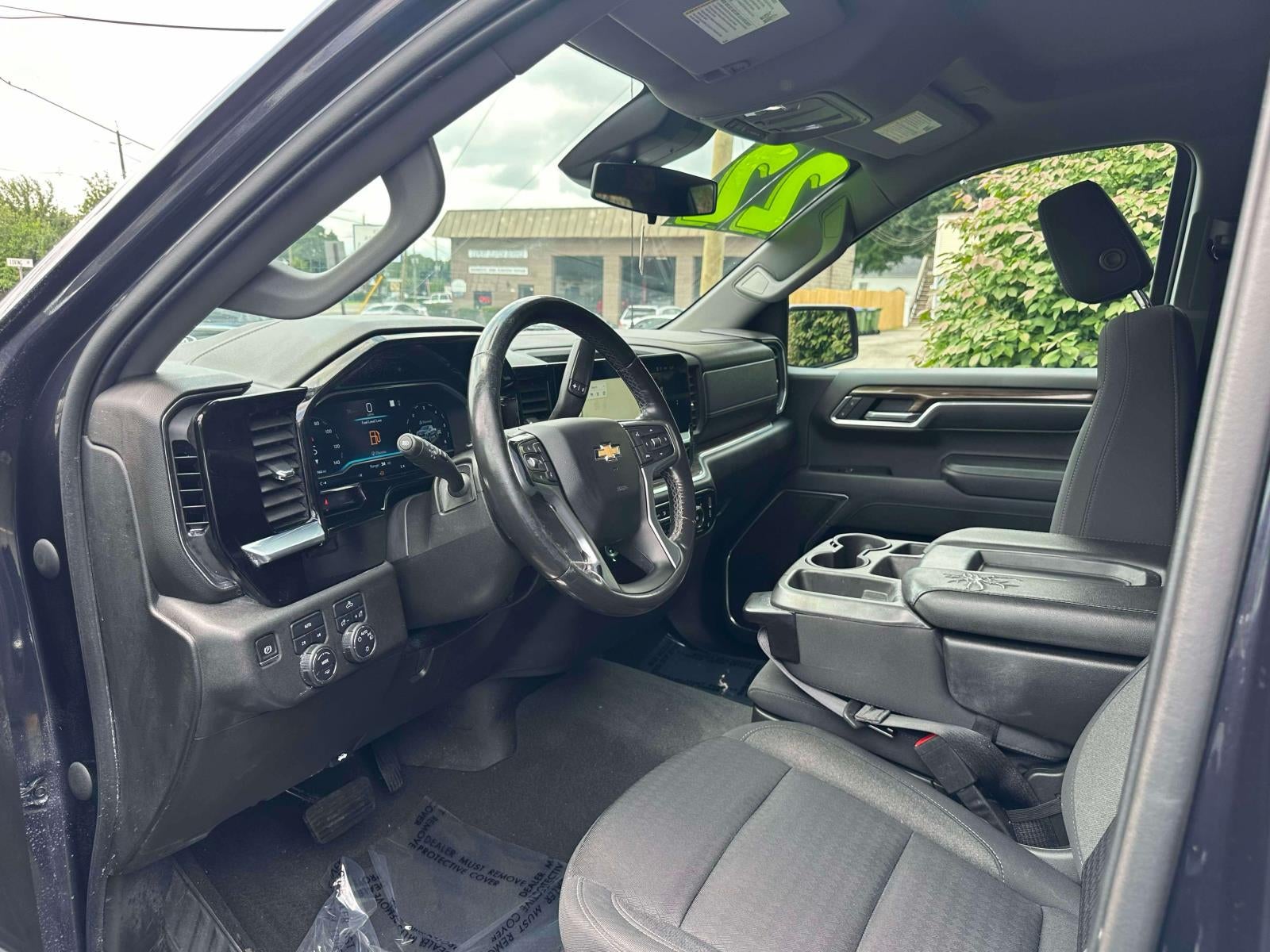 2022 Chevrolet Silverado 1500 4WD Crew Cab 147 LT w/2FL