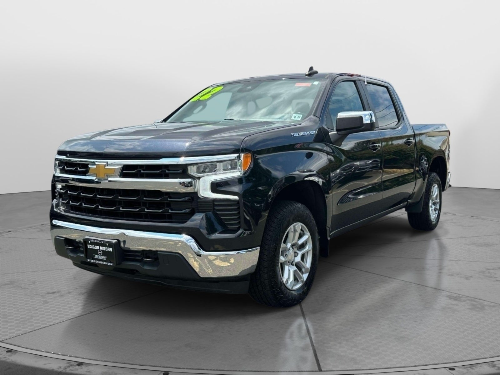 2022 Chevrolet Silverado 1500 4WD Crew Cab 147 LT w/2FL
