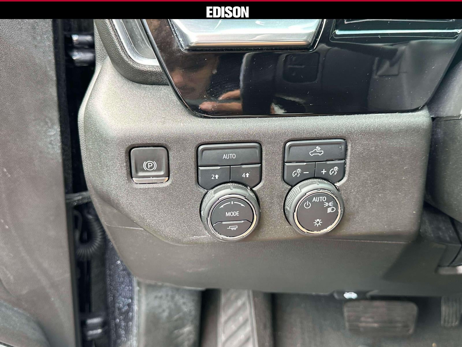 2022 Chevrolet Silverado 1500 4WD Crew Cab 147 LT w/2FL