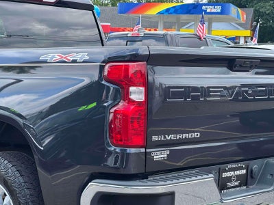 2022 Chevrolet Silverado 1500 4WD Crew Cab 147 LT w/2FL