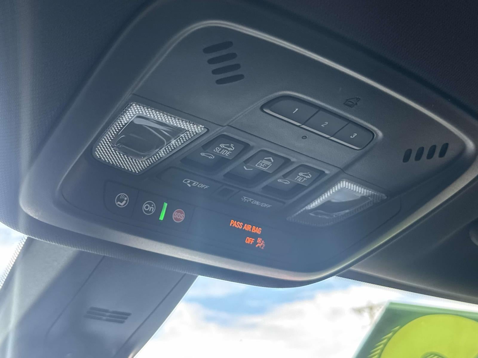 2023 Chevrolet Traverse AWD 4dr RS