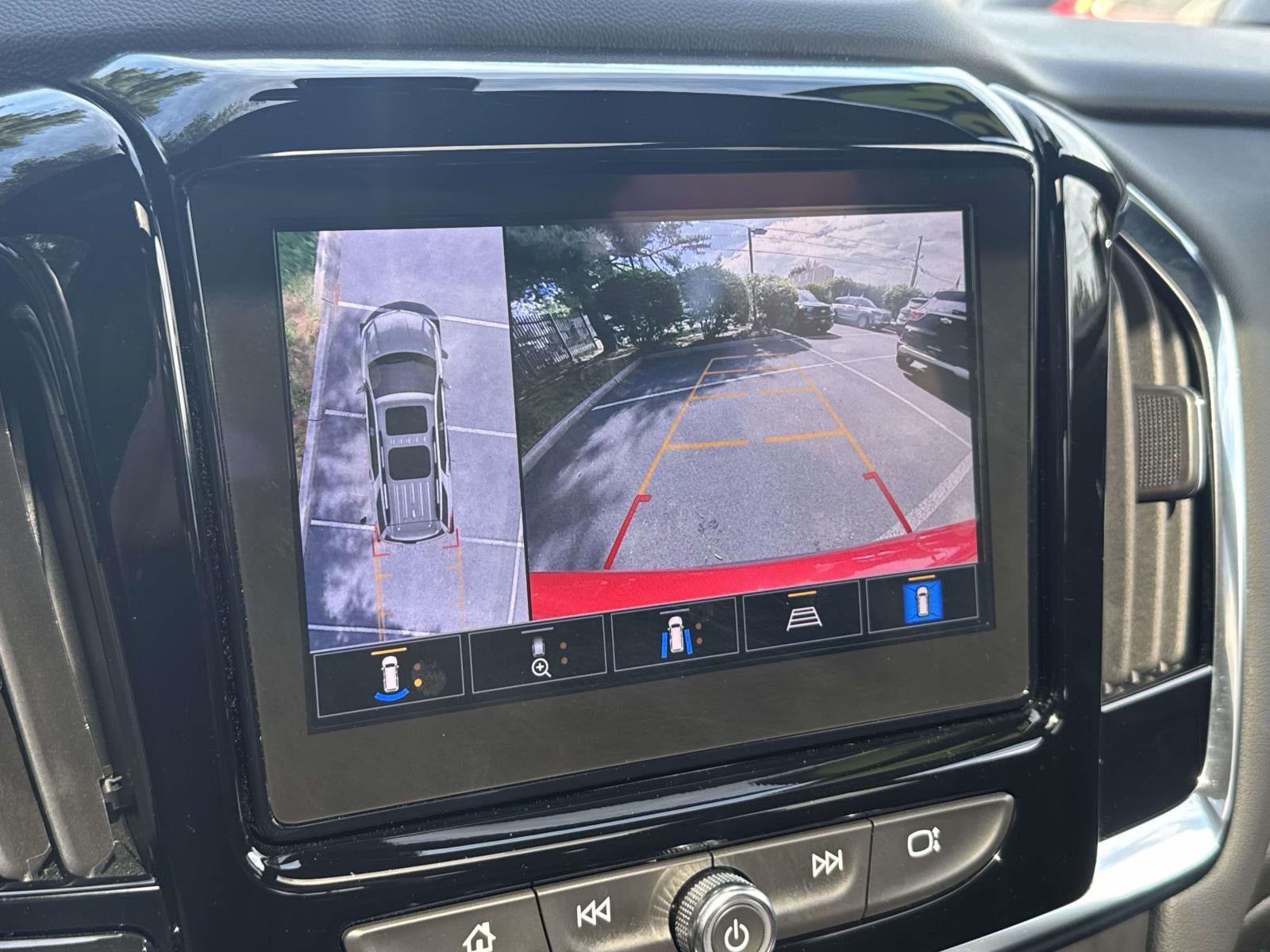 2023 Chevrolet Traverse AWD 4dr RS