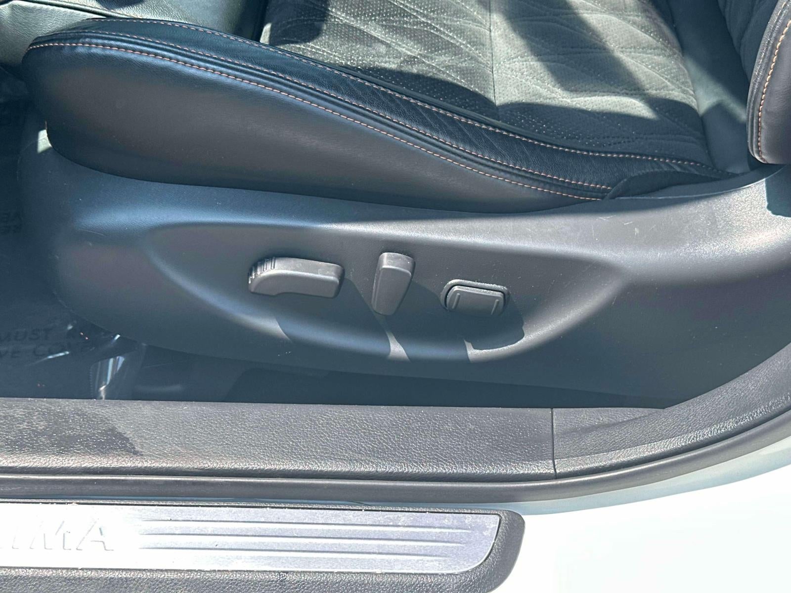 2023 Nissan Maxima SR CVT