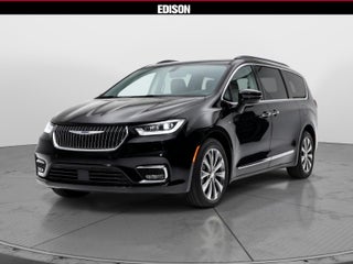 2025 Chrysler Pacifica Limited FWD
