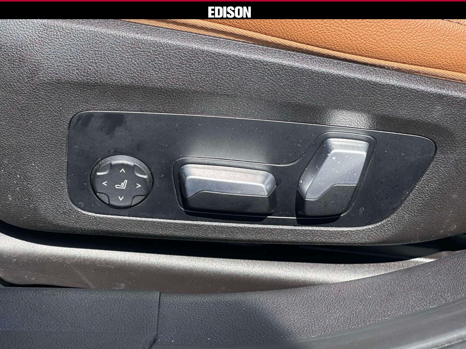 2023 BMW 3 Series 330i xDrive Sedan
