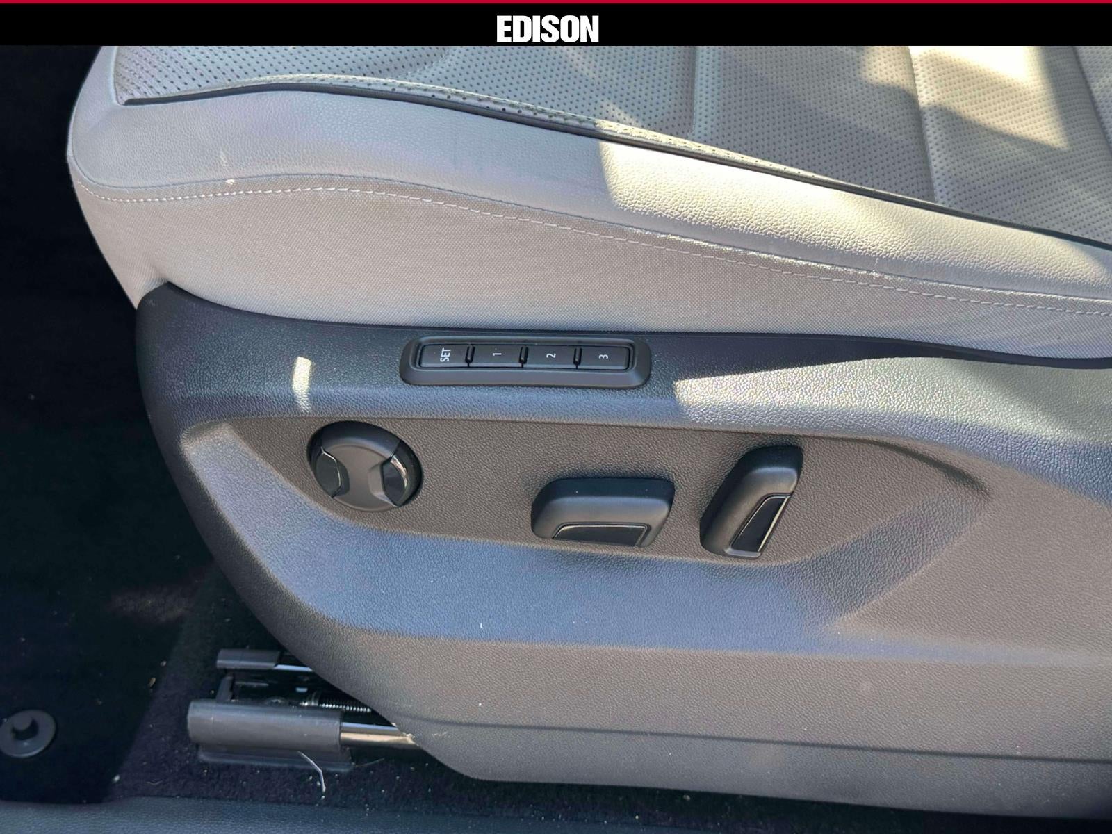 2022 Volkswagen Tiguan 2.0T SEL R-Line 4MOTION