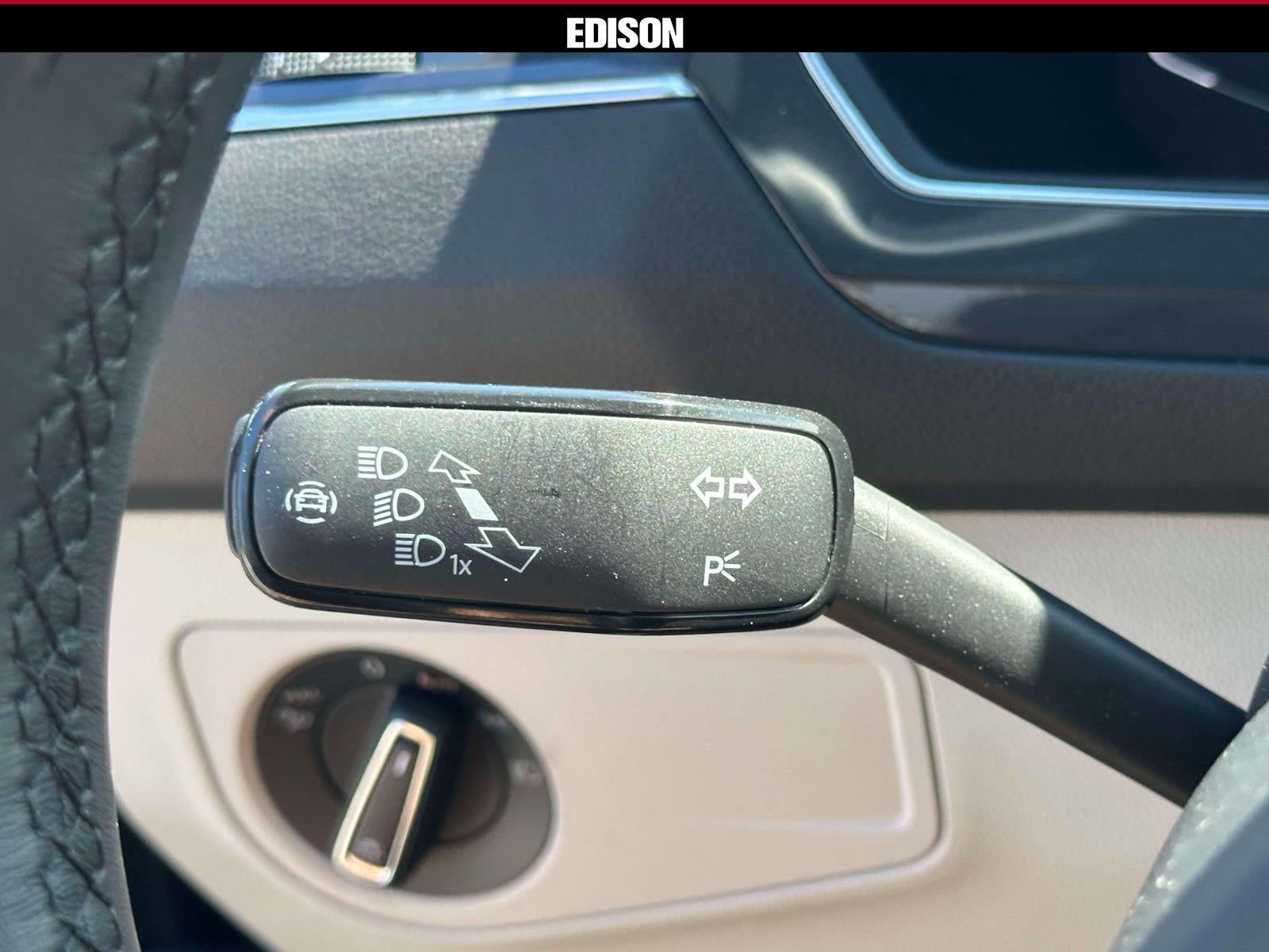 2022 Volkswagen Tiguan 2.0T SEL R-Line 4MOTION