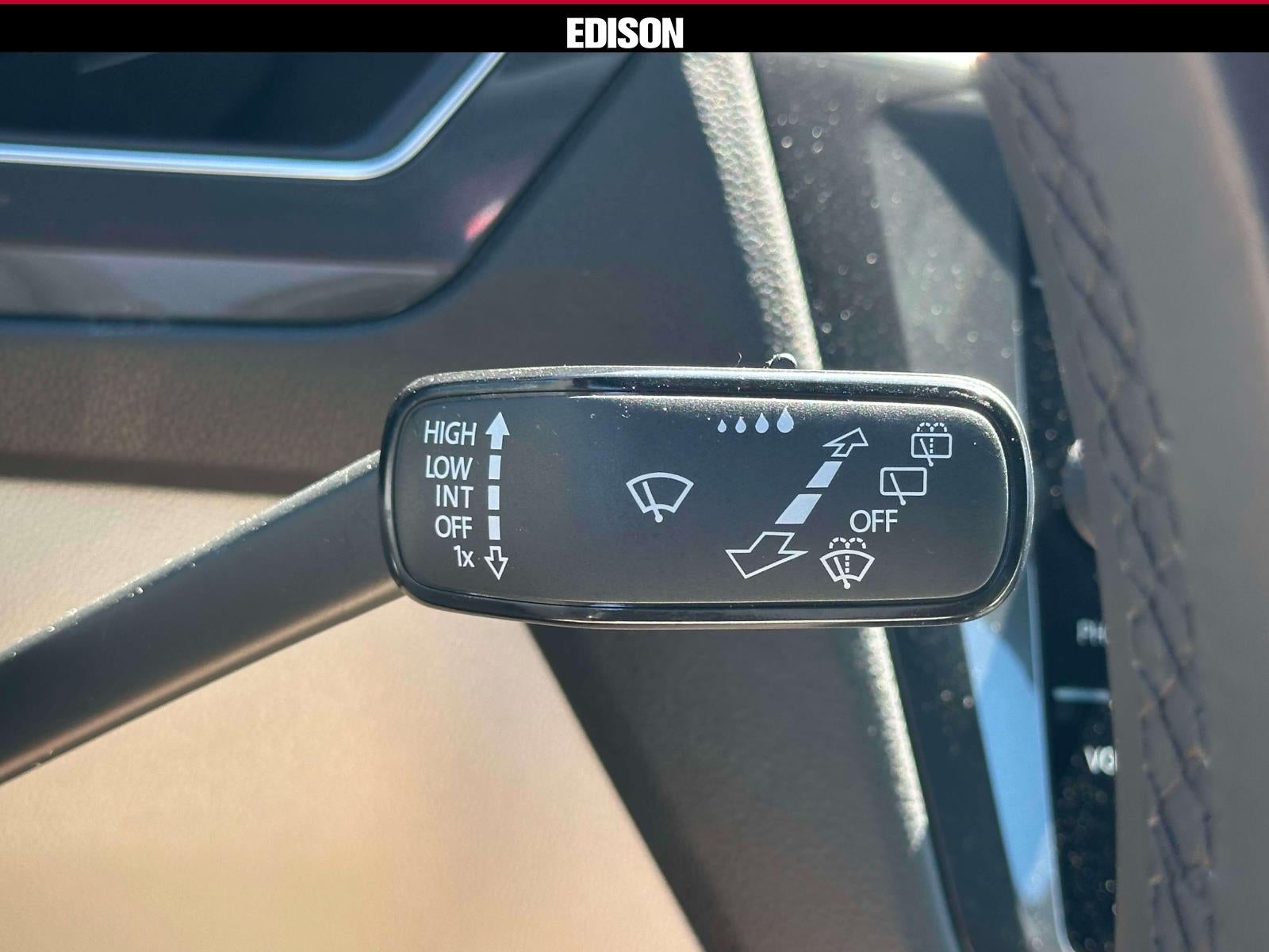 2022 Volkswagen Tiguan 2.0T SEL R-Line 4MOTION