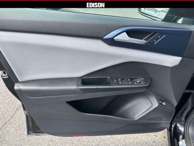 2023 Volkswagen Taos SE 4MOTION *Ltd Avail*