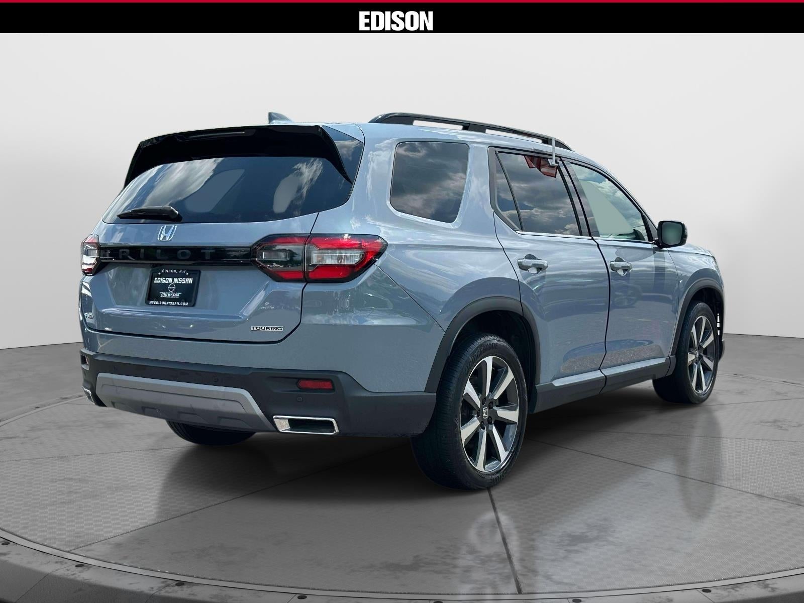 2023 Honda Pilot Touring AWD