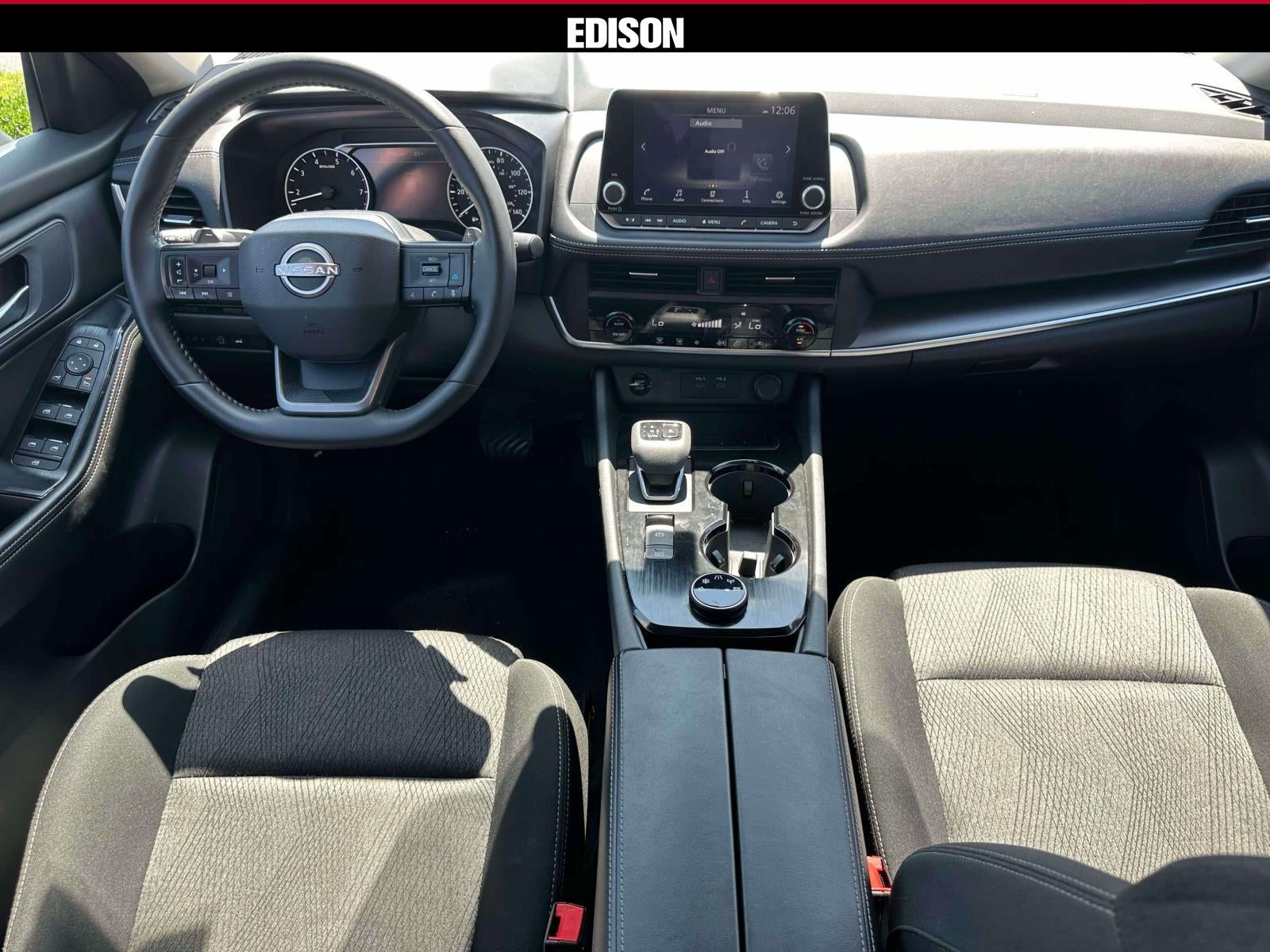 2025 Nissan Rogue AWD SV