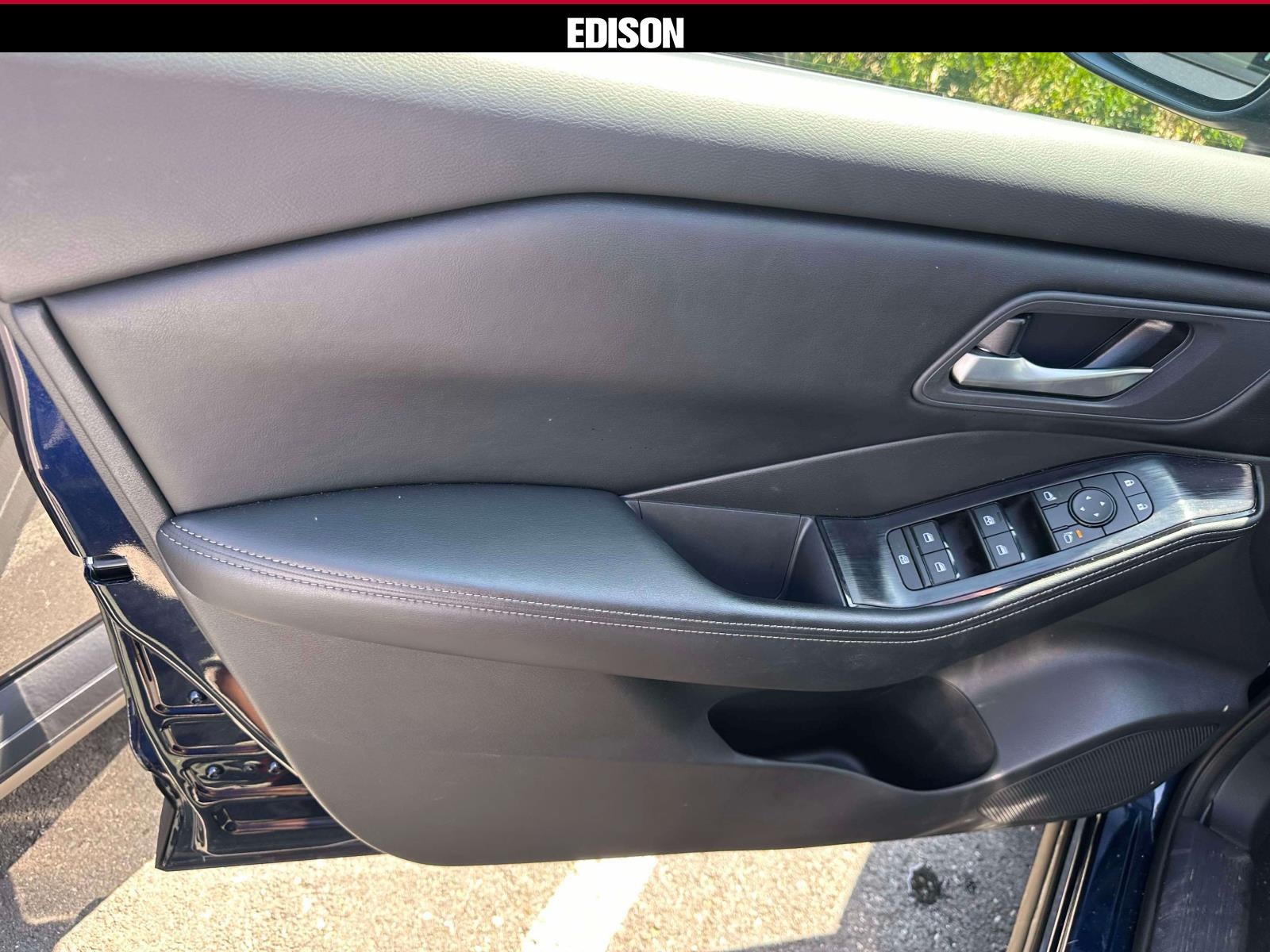 2025 Nissan Rogue AWD SV