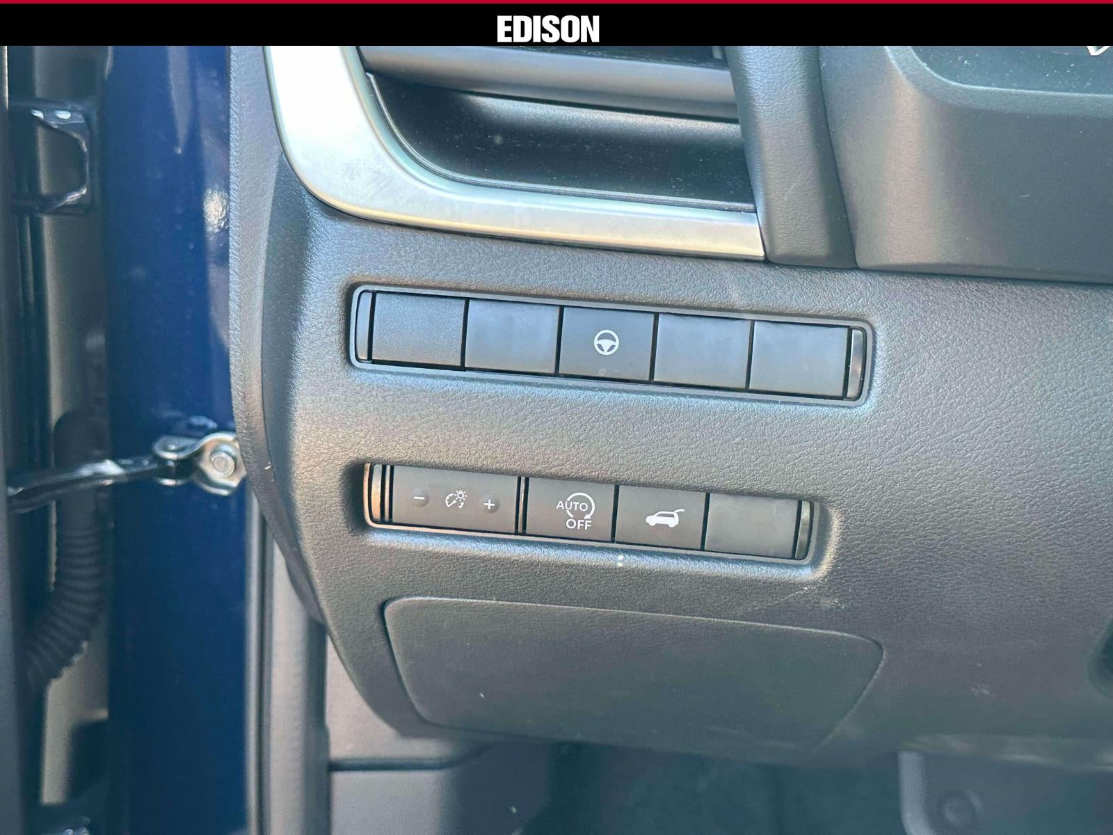 2025 Nissan Rogue AWD SV