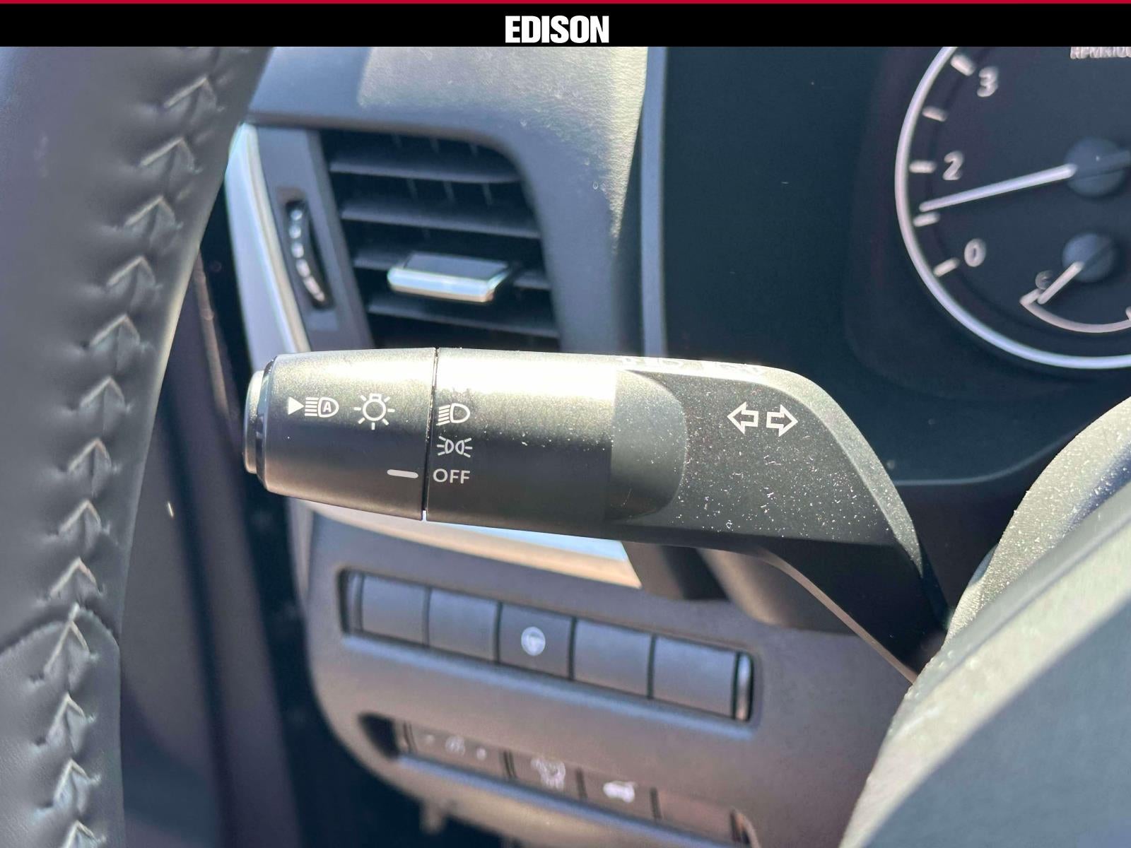 2025 Nissan Rogue AWD SV