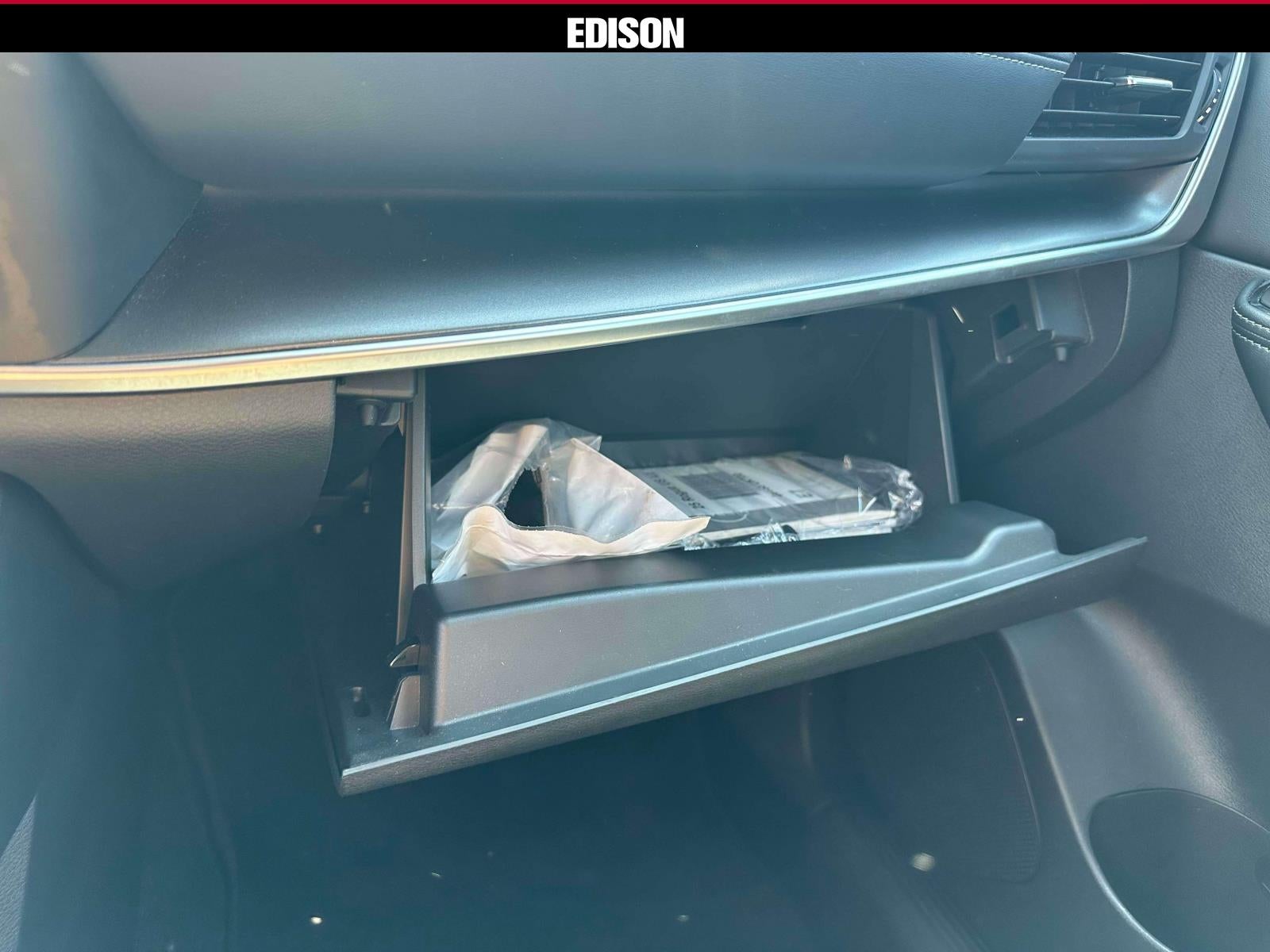 2025 Nissan Rogue AWD SV