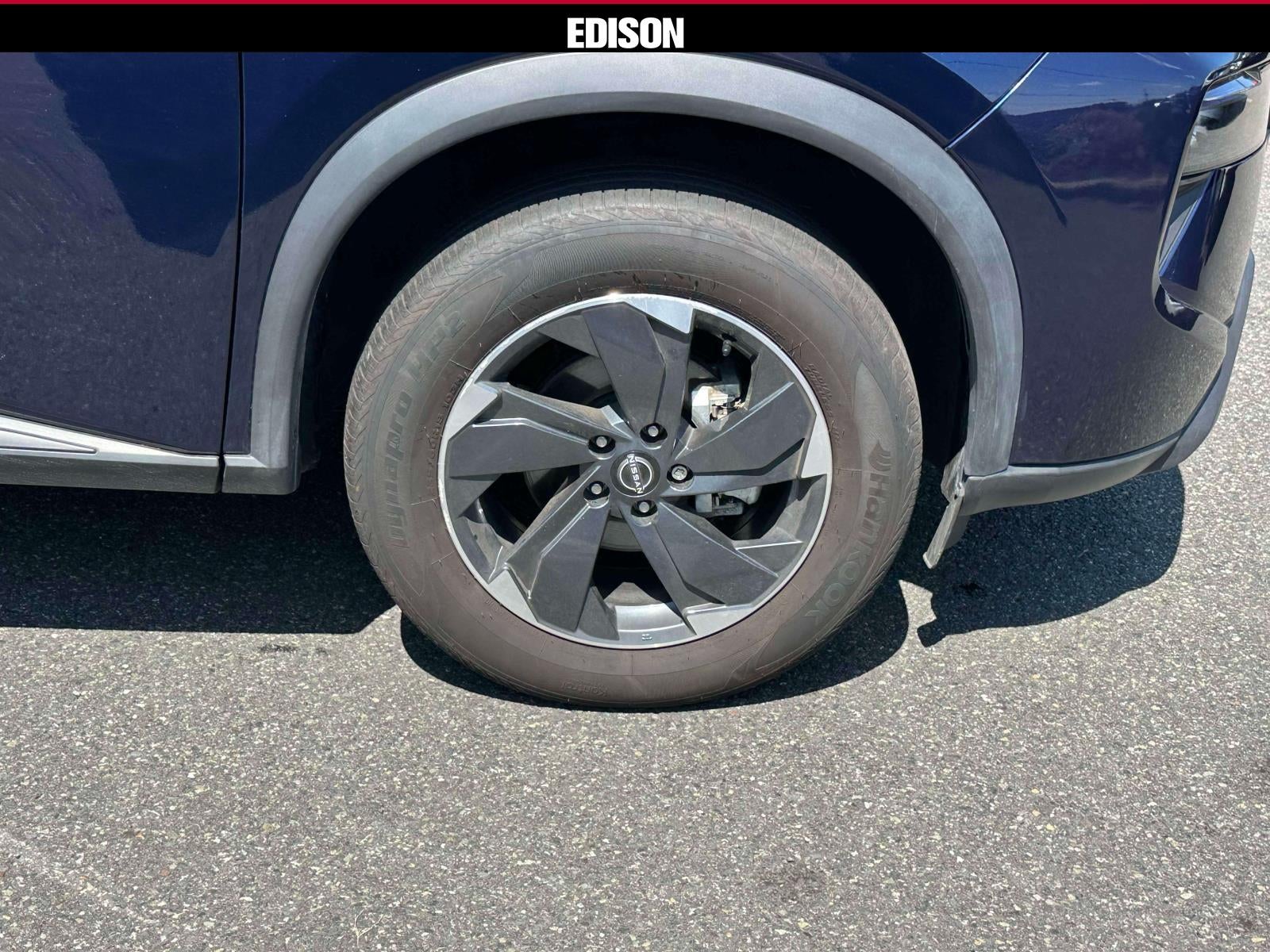 2025 Nissan Rogue AWD SV