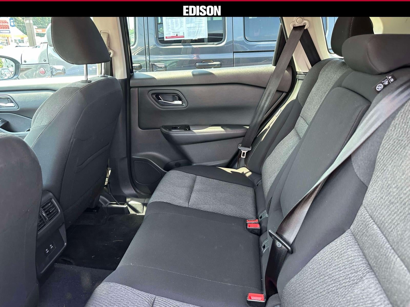 2025 Nissan Rogue AWD SV