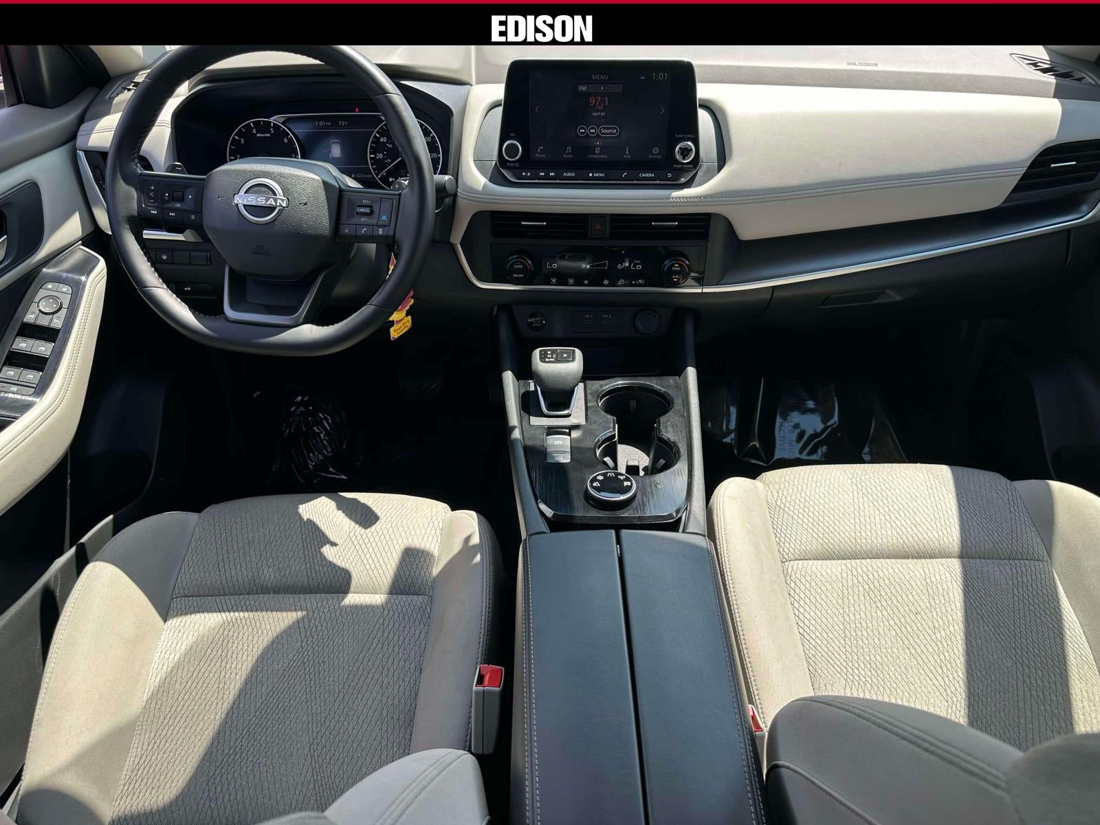 2025 Nissan Rogue AWD SV