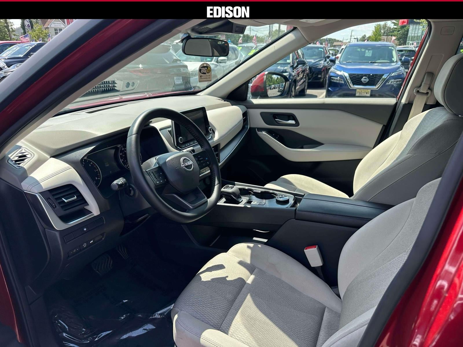 2025 Nissan Rogue AWD SV