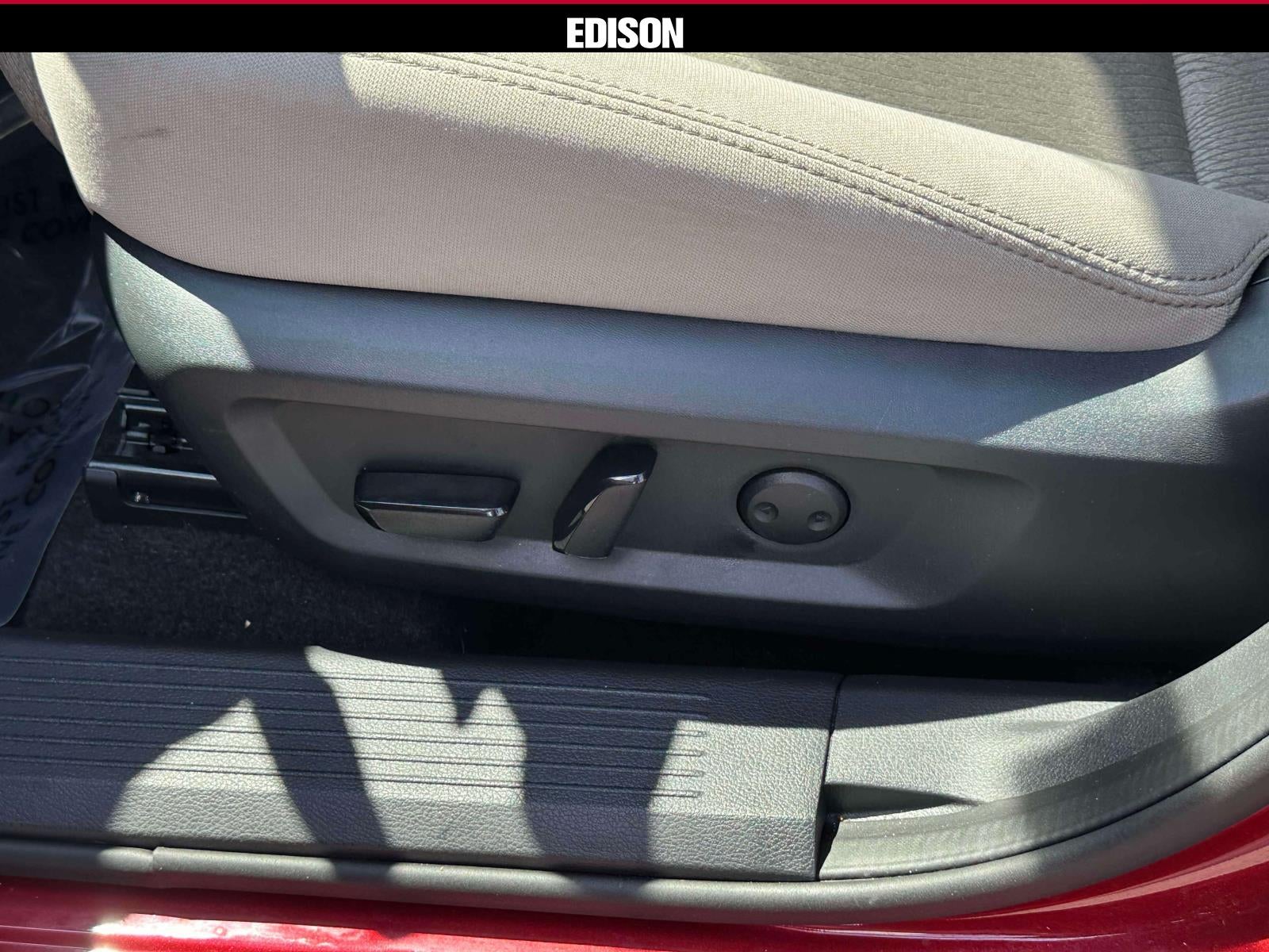 2025 Nissan Rogue AWD SV