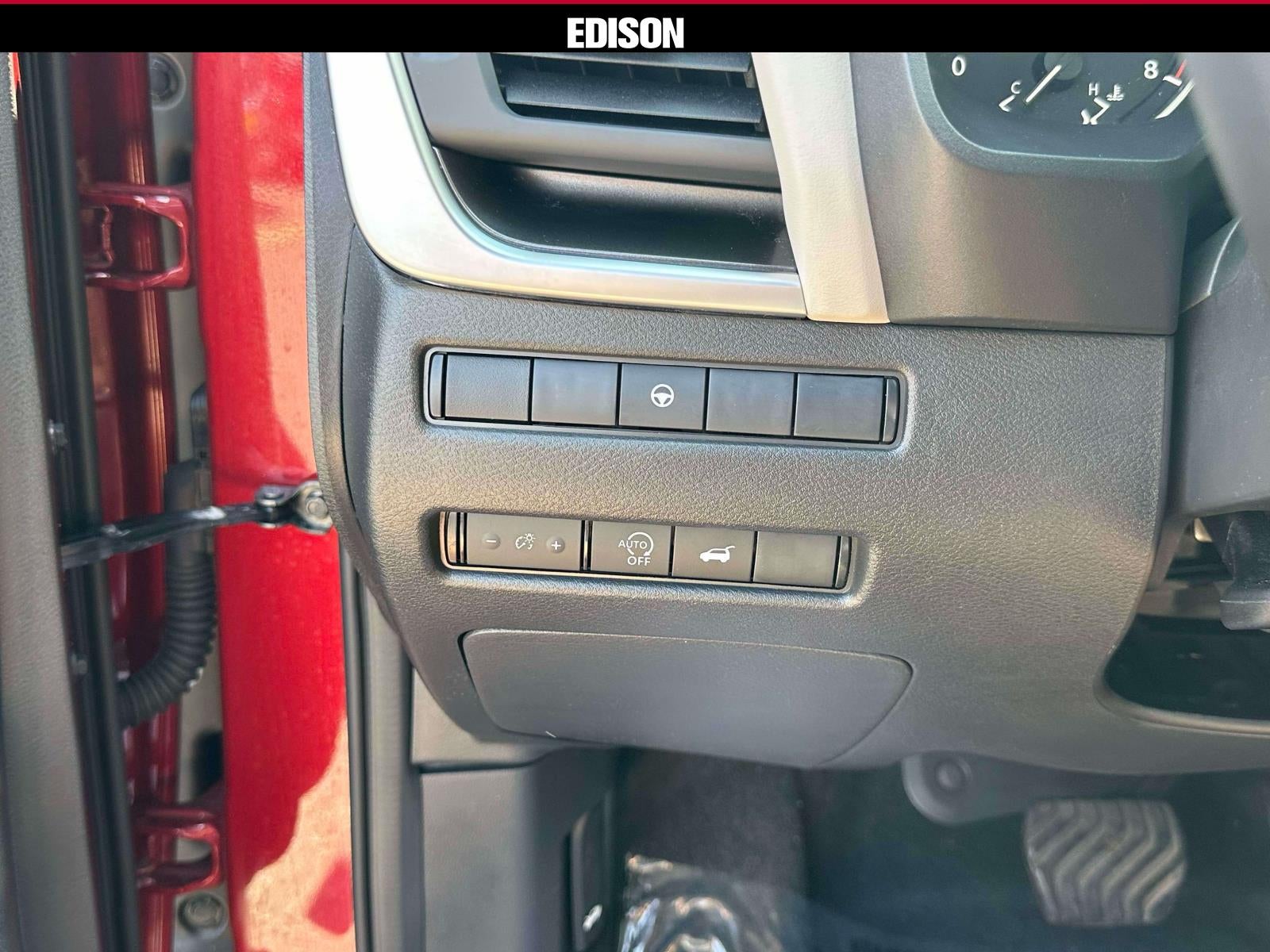 2025 Nissan Rogue AWD SV