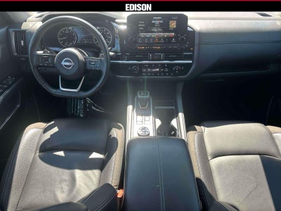 2025 Nissan Pathfinder SL 4WD