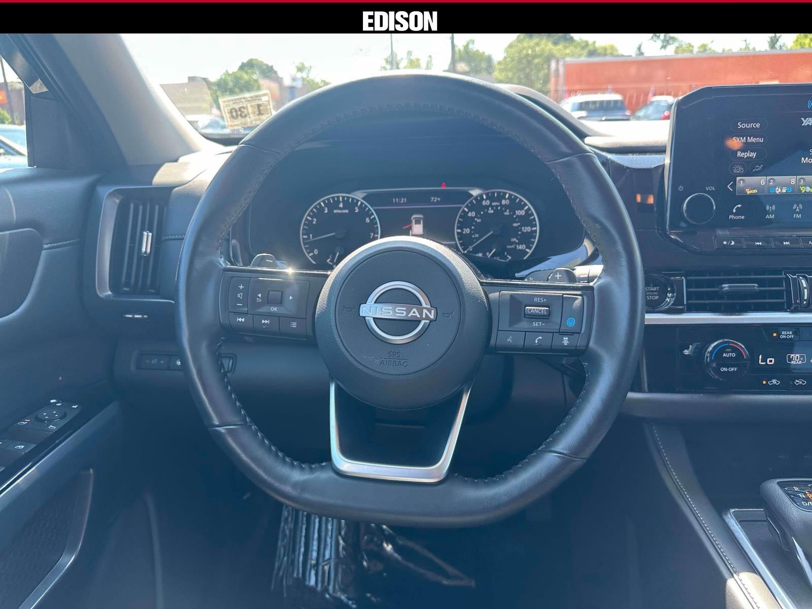 2025 Nissan Pathfinder SL 4WD