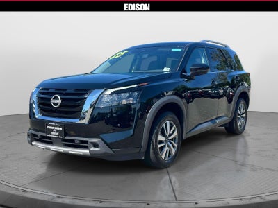 2025 Nissan Pathfinder SL 4WD