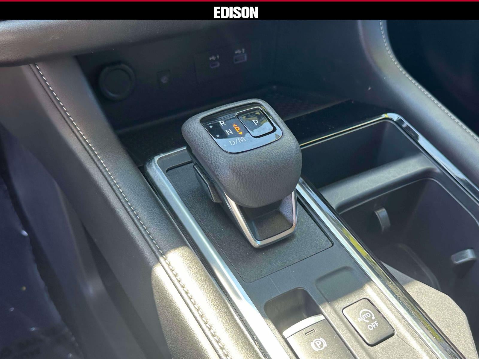 2025 Nissan Pathfinder SL 4WD