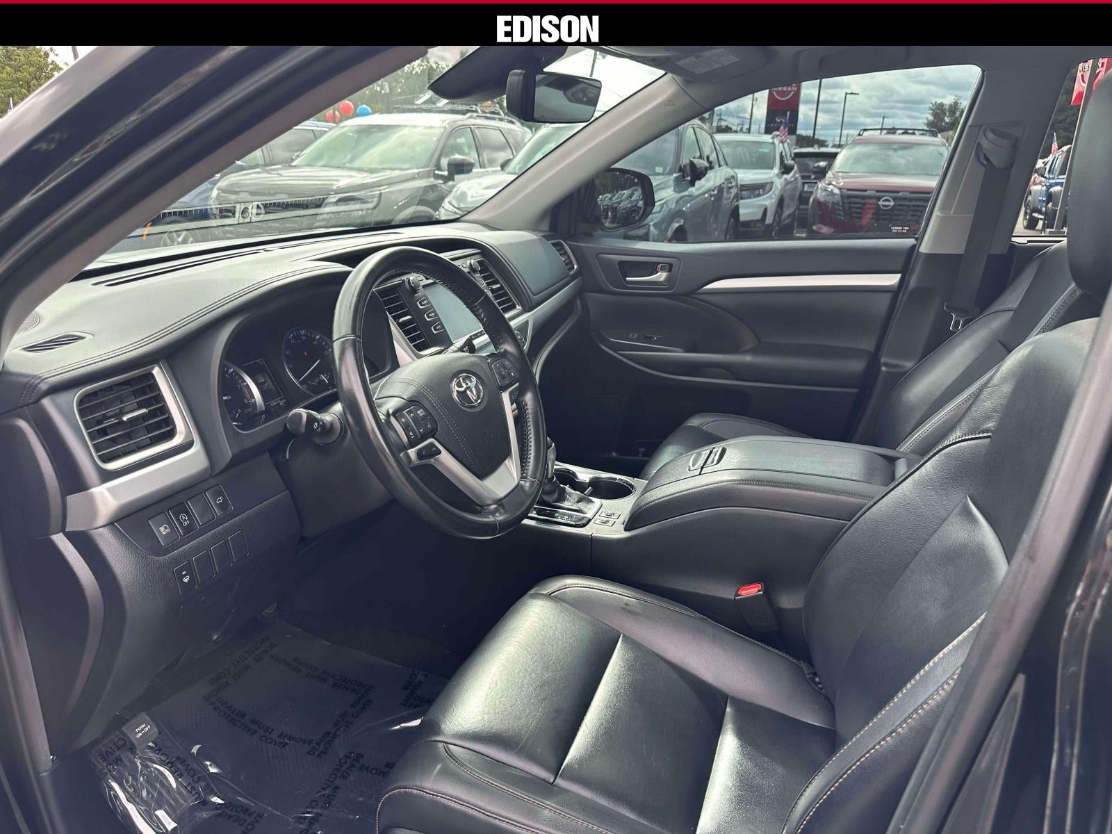 2019 Toyota Highlander SE V6 AWD (Natl)