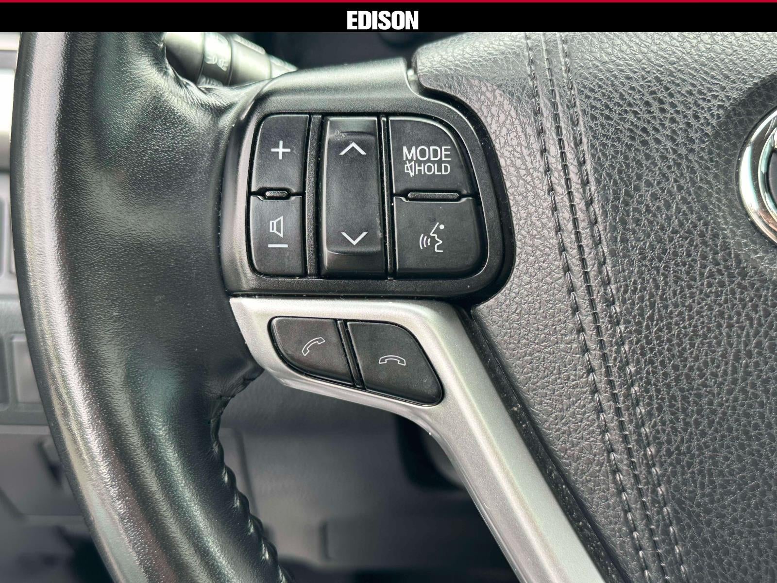 2019 Toyota Highlander SE V6 AWD (Natl)