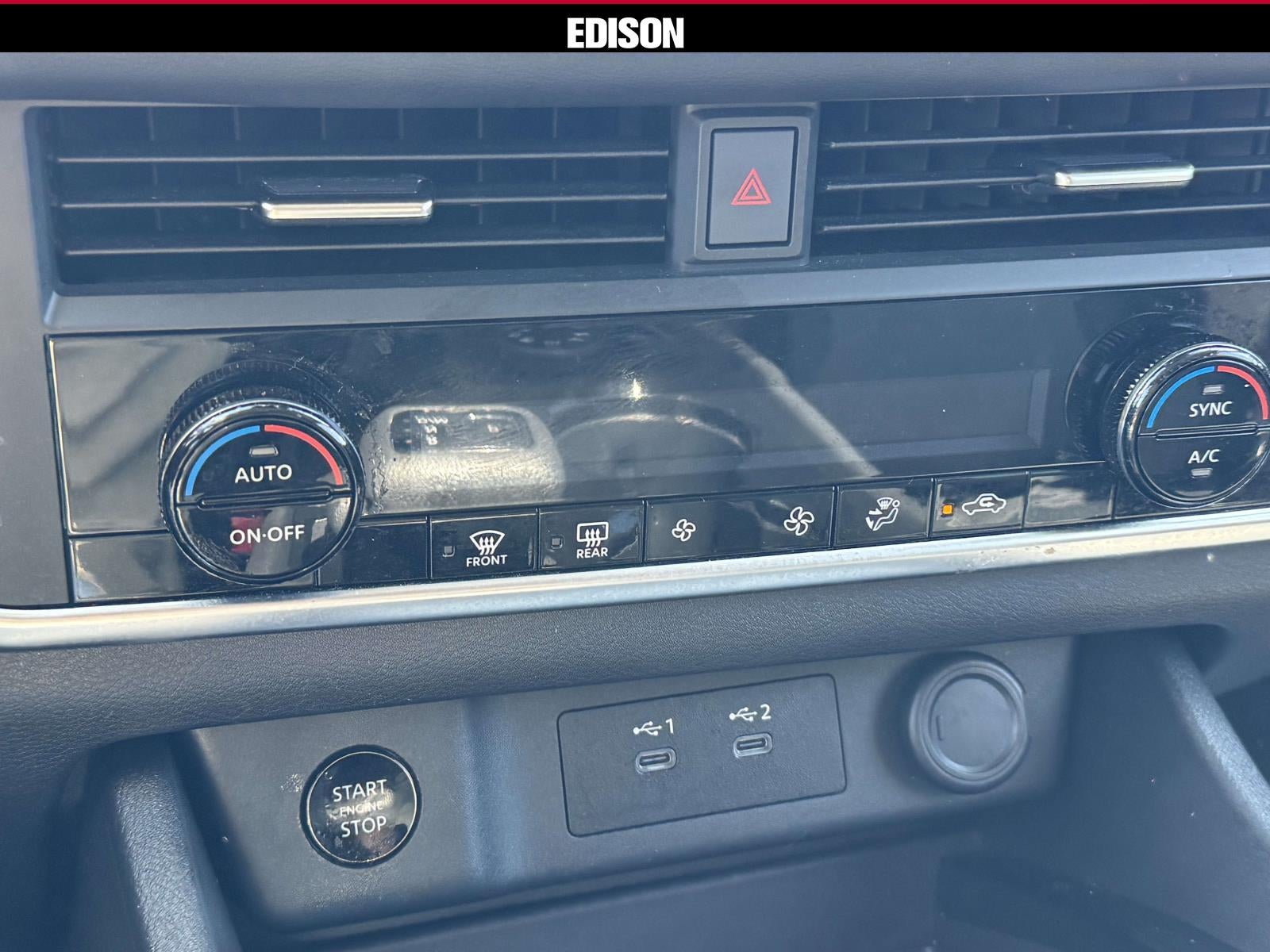 2025 Nissan Rogue AWD SV