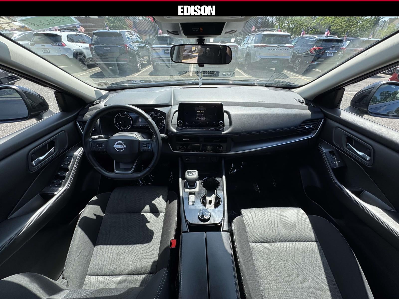 2025 Nissan Rogue AWD SV
