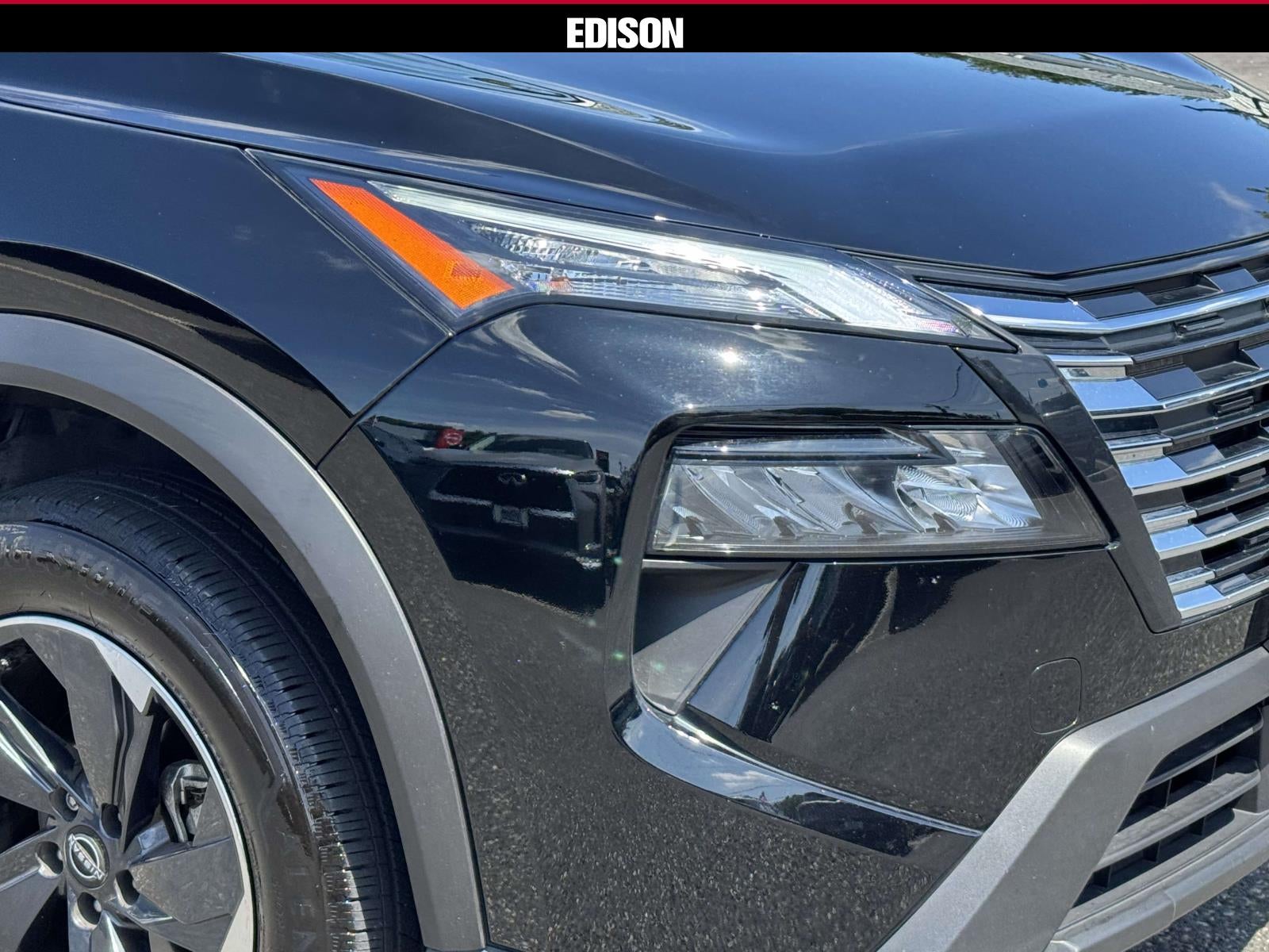 2025 Nissan Rogue AWD SV