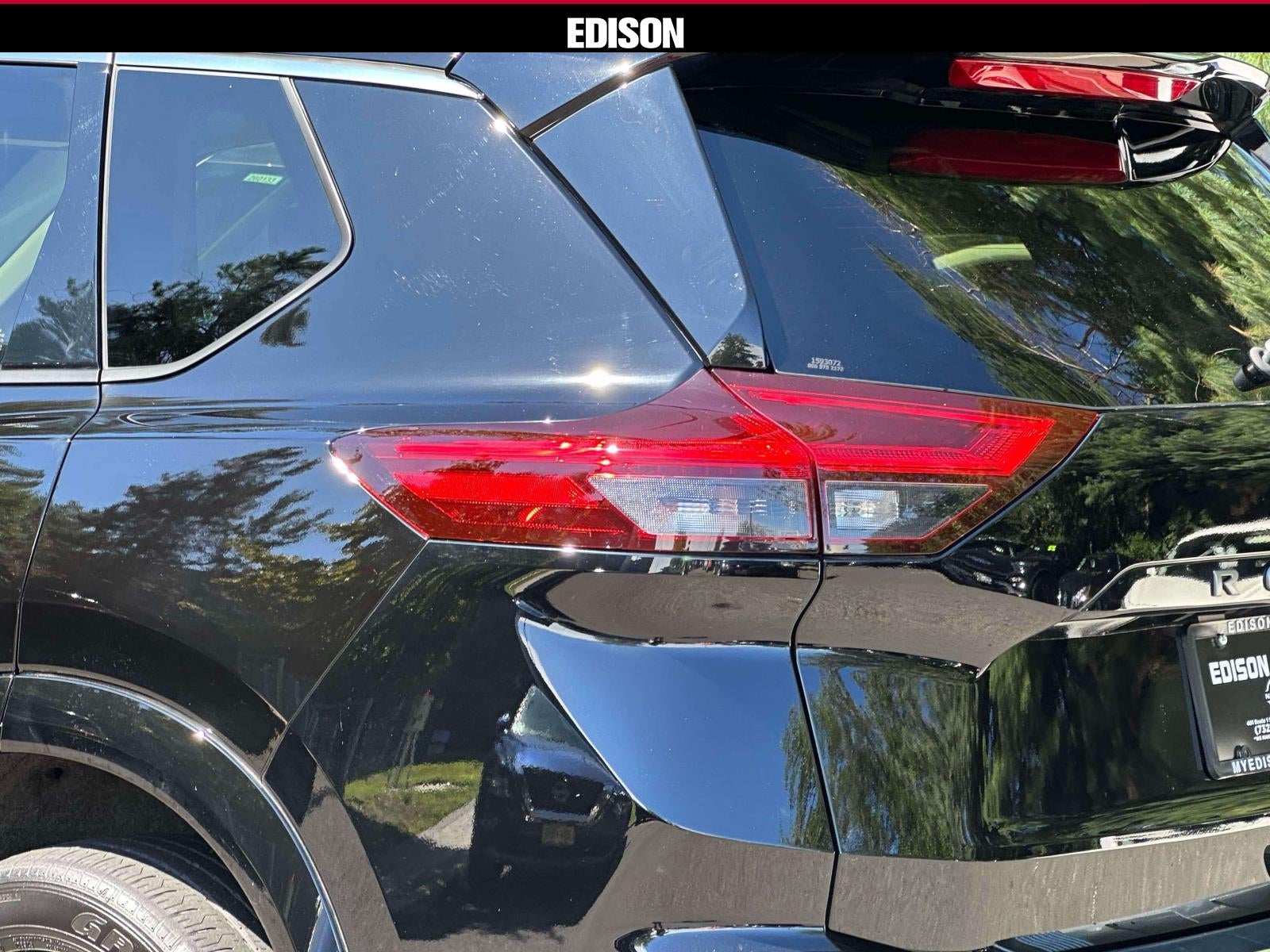 2024 Nissan Rogue AWD Platinum
