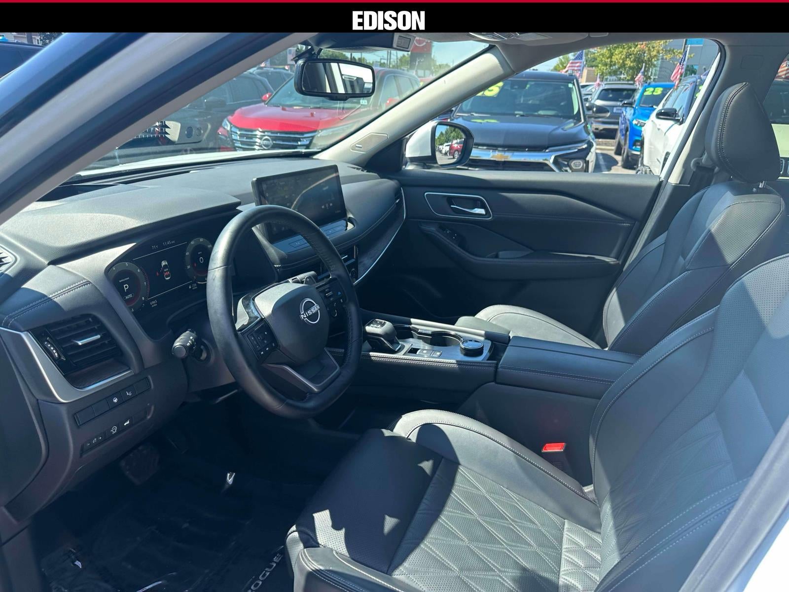 2025 Nissan Rogue AWD Platinum