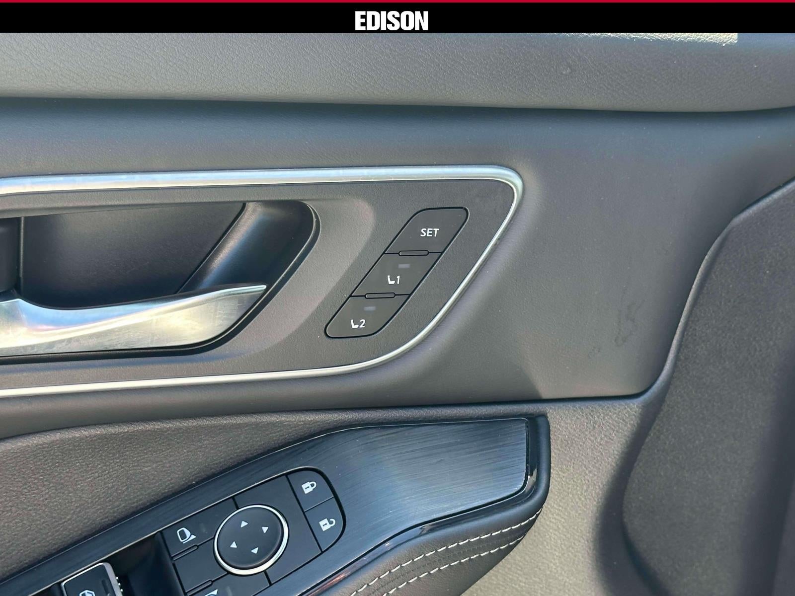 2025 Nissan Rogue AWD Platinum