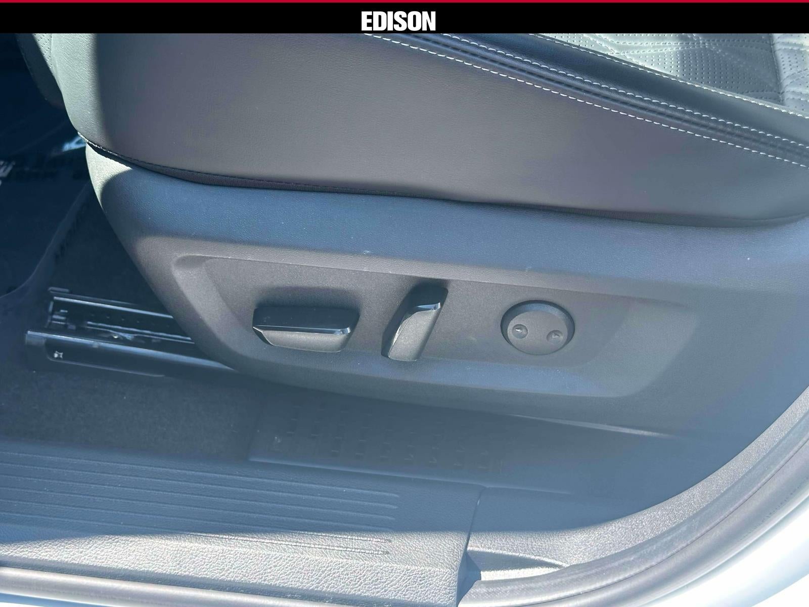 2025 Nissan Rogue AWD Platinum
