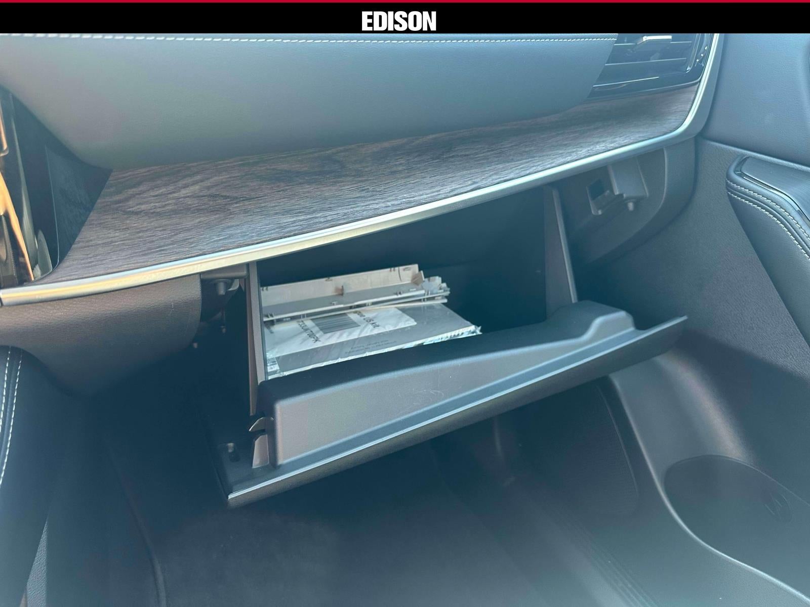2025 Nissan Rogue AWD Platinum