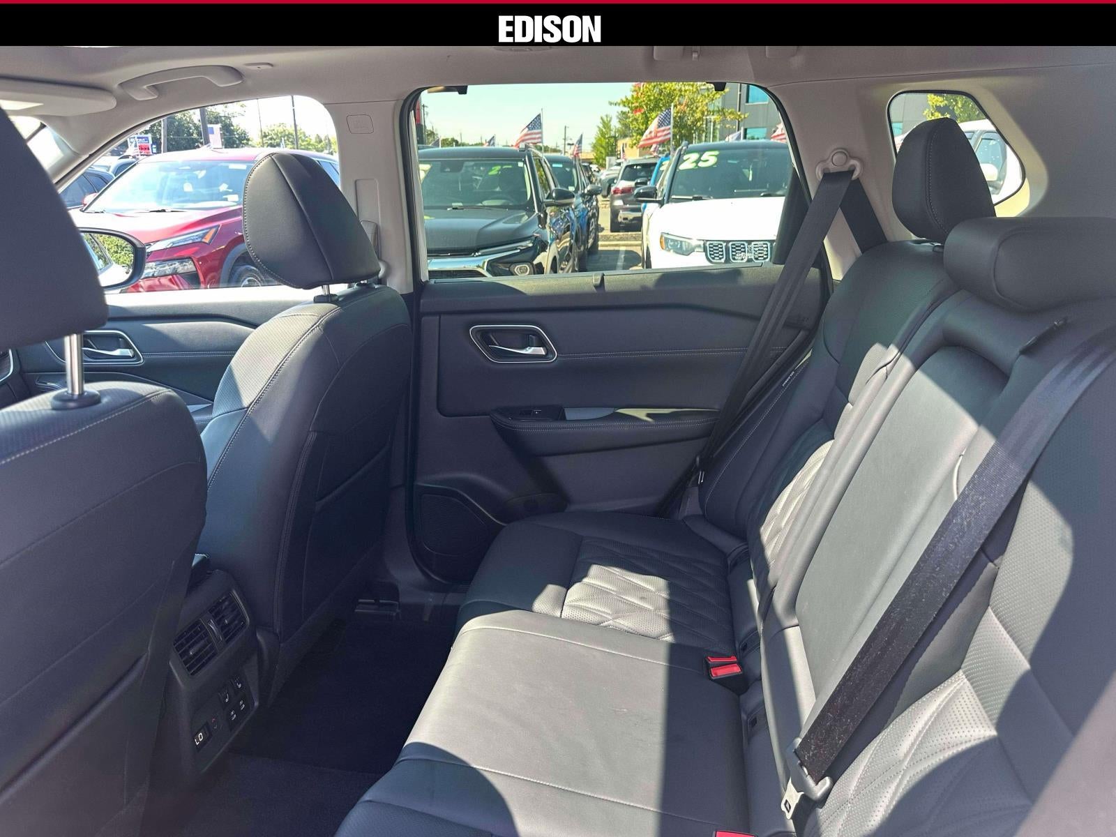 2025 Nissan Rogue AWD Platinum