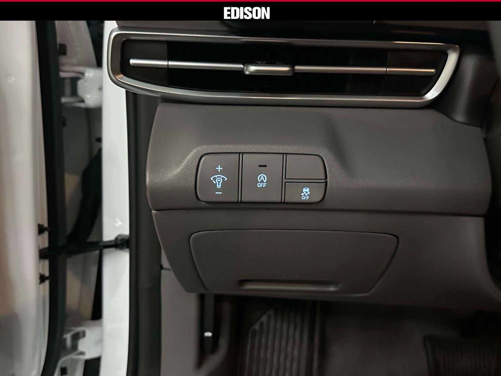 2025 Hyundai Elantra SE IVT