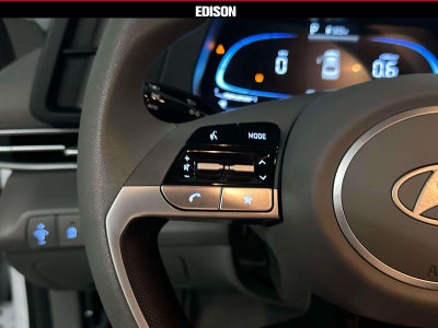 2025 Hyundai Elantra SE IVT