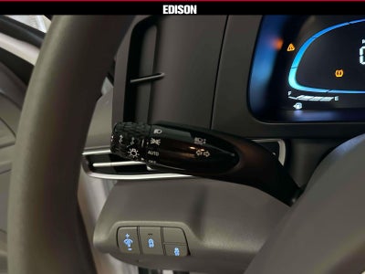 2025 Hyundai Elantra SE IVT