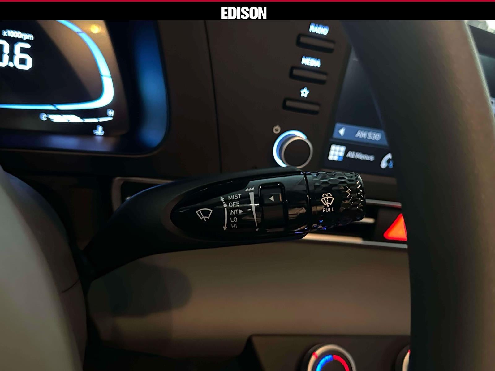 2025 Hyundai Elantra SE IVT