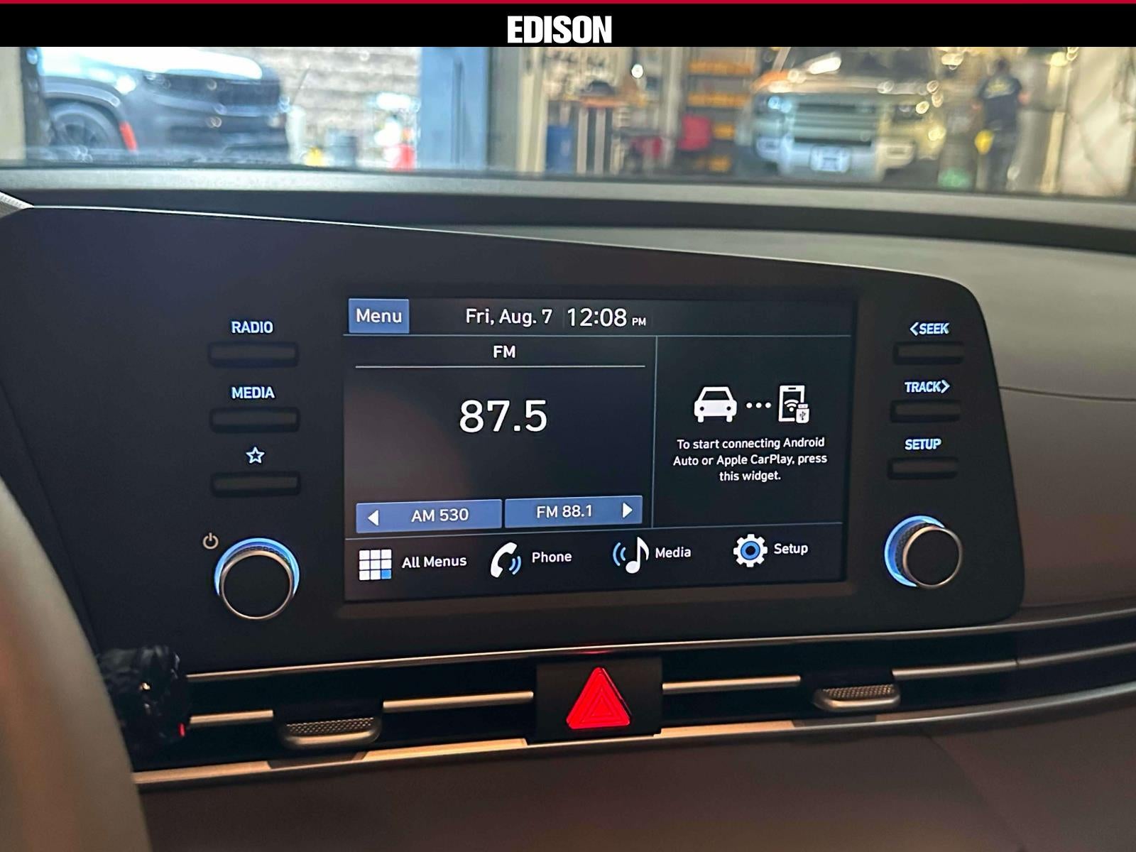 2025 Hyundai Elantra SE IVT