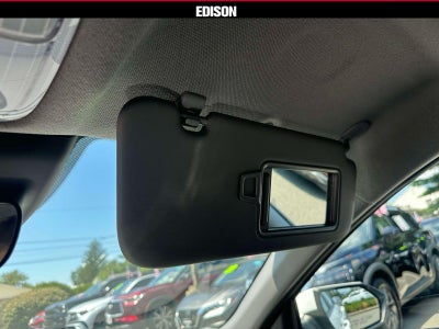 2025 Hyundai Elantra SE IVT